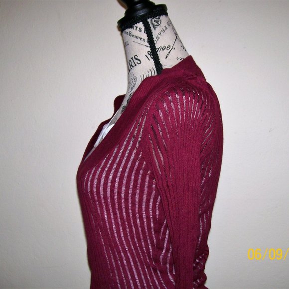 NWOT Beautiful 2 in 1 Sweater Top - Picture 3 of 6